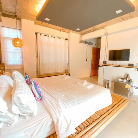 Luck Esan Loft Hotell Ubon Ratchathani Eksteriør bilde