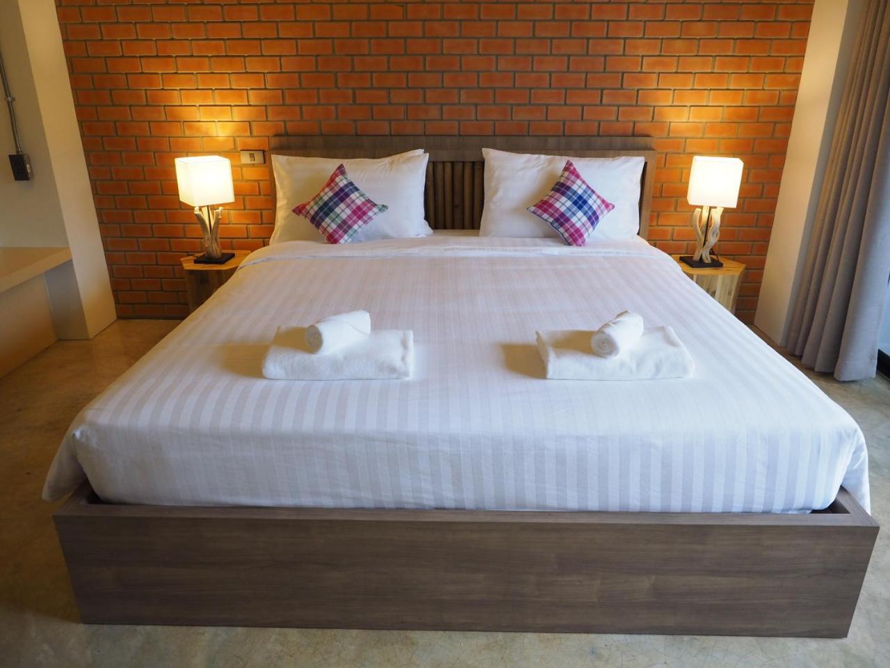 Luck Esan Loft Hotell Ubon Ratchathani Eksteriør bilde