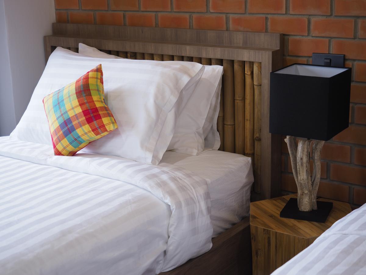 Luck Esan Loft Hotell Ubon Ratchathani Eksteriør bilde
