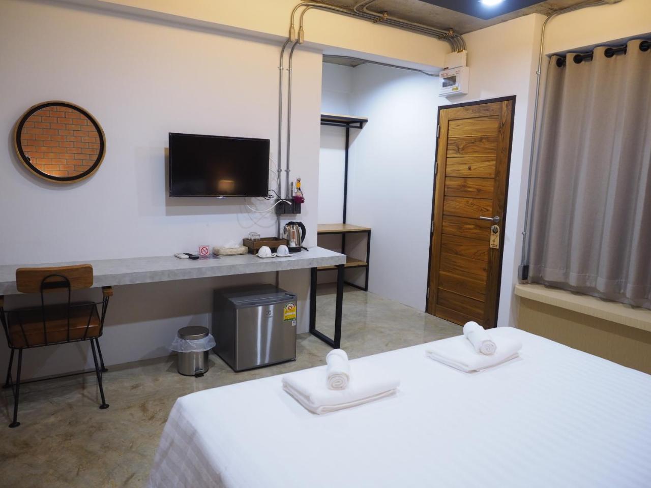 Luck Esan Loft Hotell Ubon Ratchathani Eksteriør bilde
