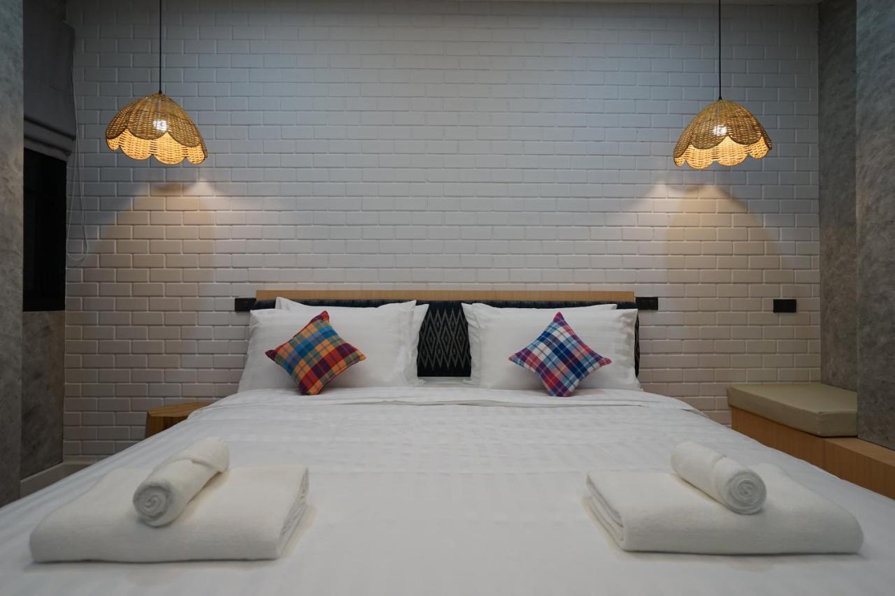 Luck Esan Loft Hotell Ubon Ratchathani Eksteriør bilde